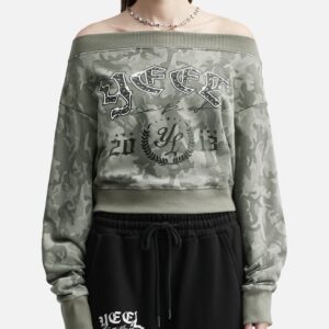 Graphic Off-shoulder Cropped Top Camo Graphic Off-shoulder Cropped Top Camo