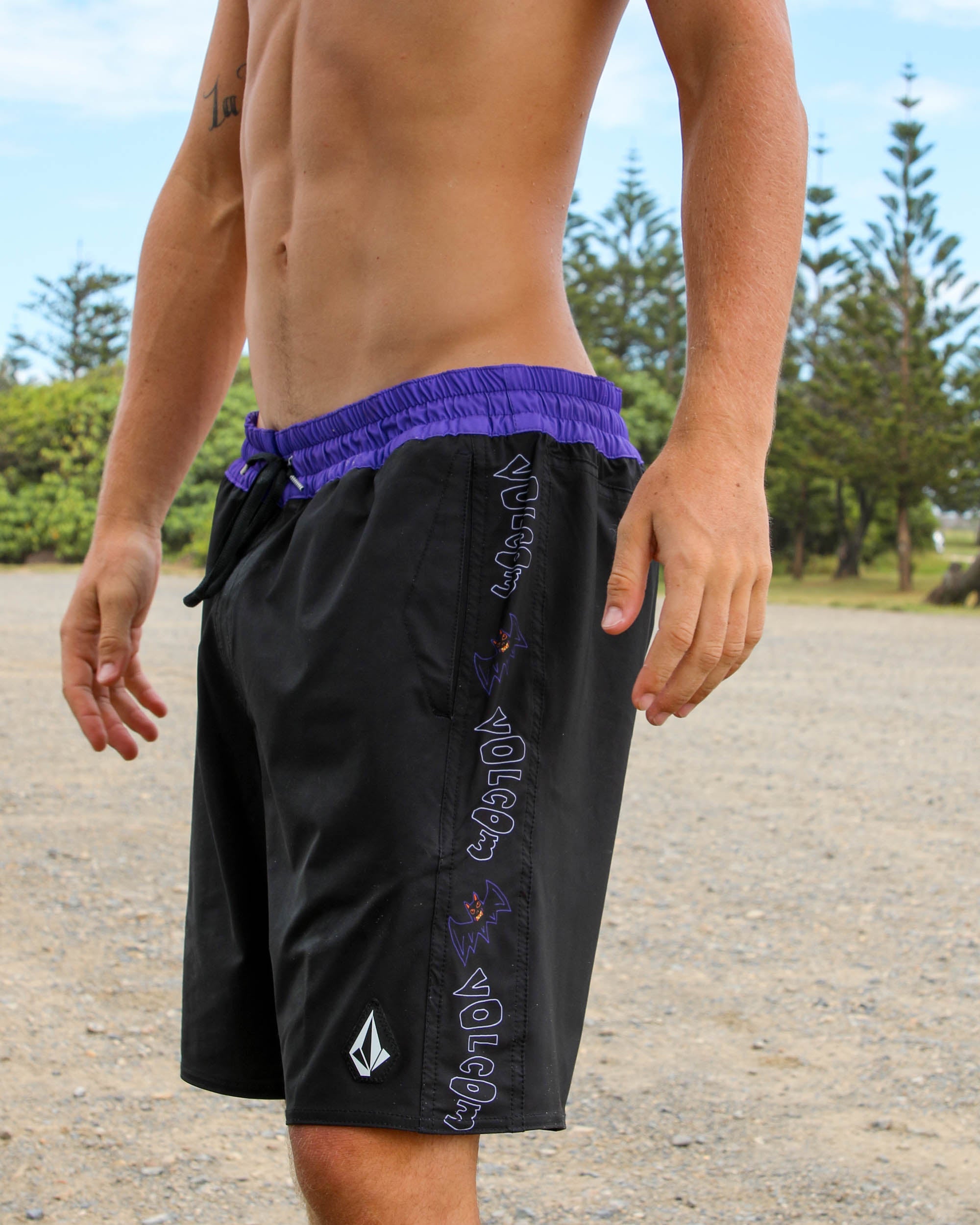 Mens Featured Artist Ozzy Trunk 21" Swim Shorts