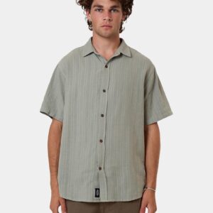 Mens Unhinged Short Sleeve Shirt