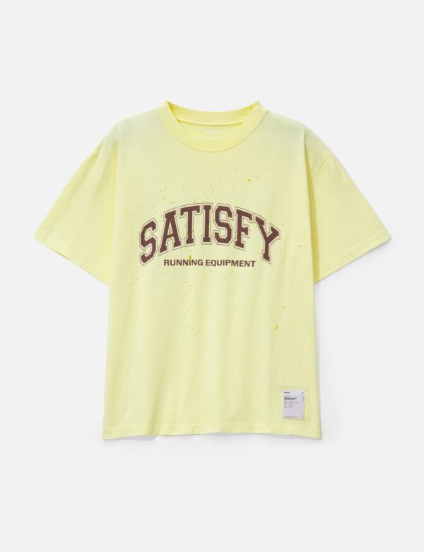 MothTech™ T‑Shirt With SATISFY Running Equipment Logo in Aged Transparent Yellow
